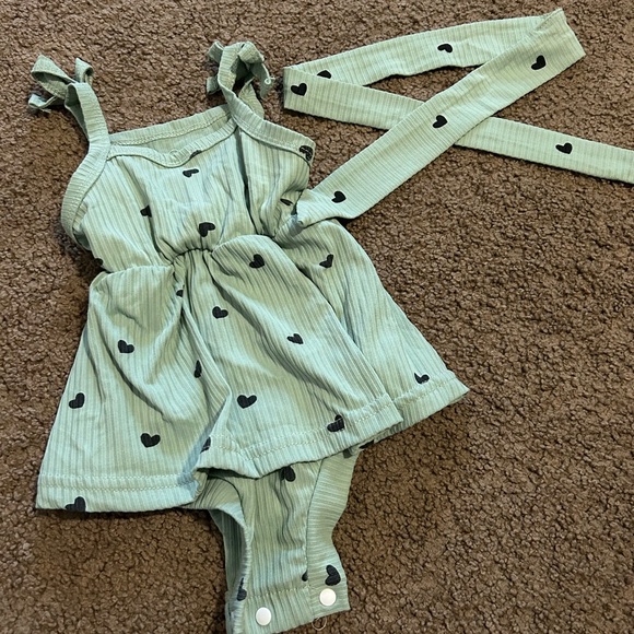 SHEIN Mint Baby Romper with Heart Print - Picture 1 of 2